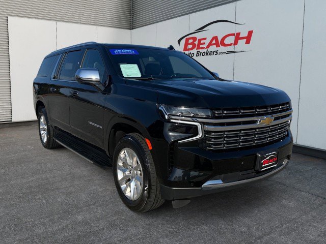 Used 2023 Chevrolet Suburban Premier AWD/4WD image 3