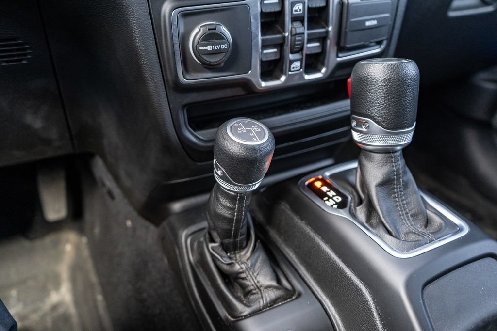 Used 2023 Jeep Wrangler Unlimited w/ Cold Weather Group AWD/4WD image 26