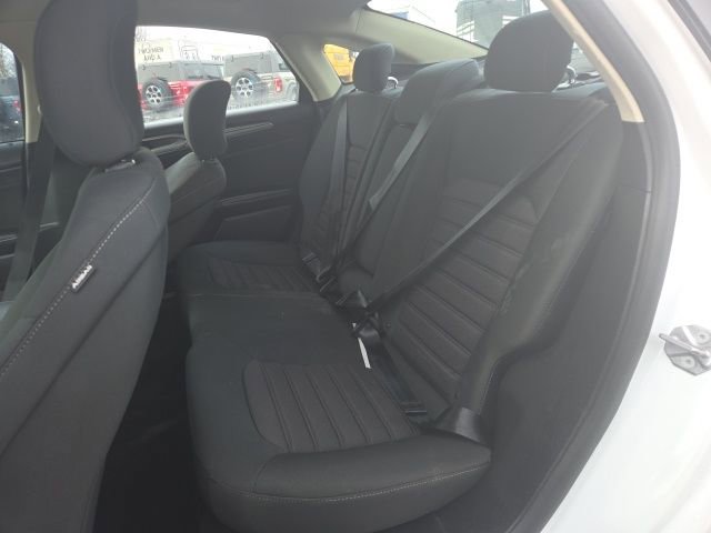 Used 2019 Ford Fusion SE image 15