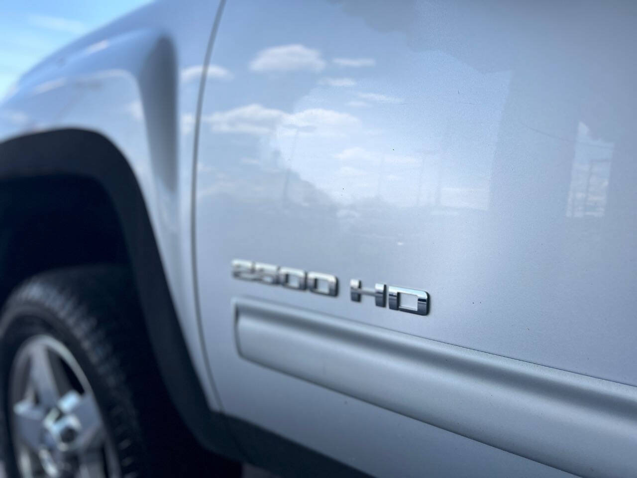 Used 2012 Chevrolet Silverado 2500 LTZ w/ LTZ Plus Package AWD/4WD image 9