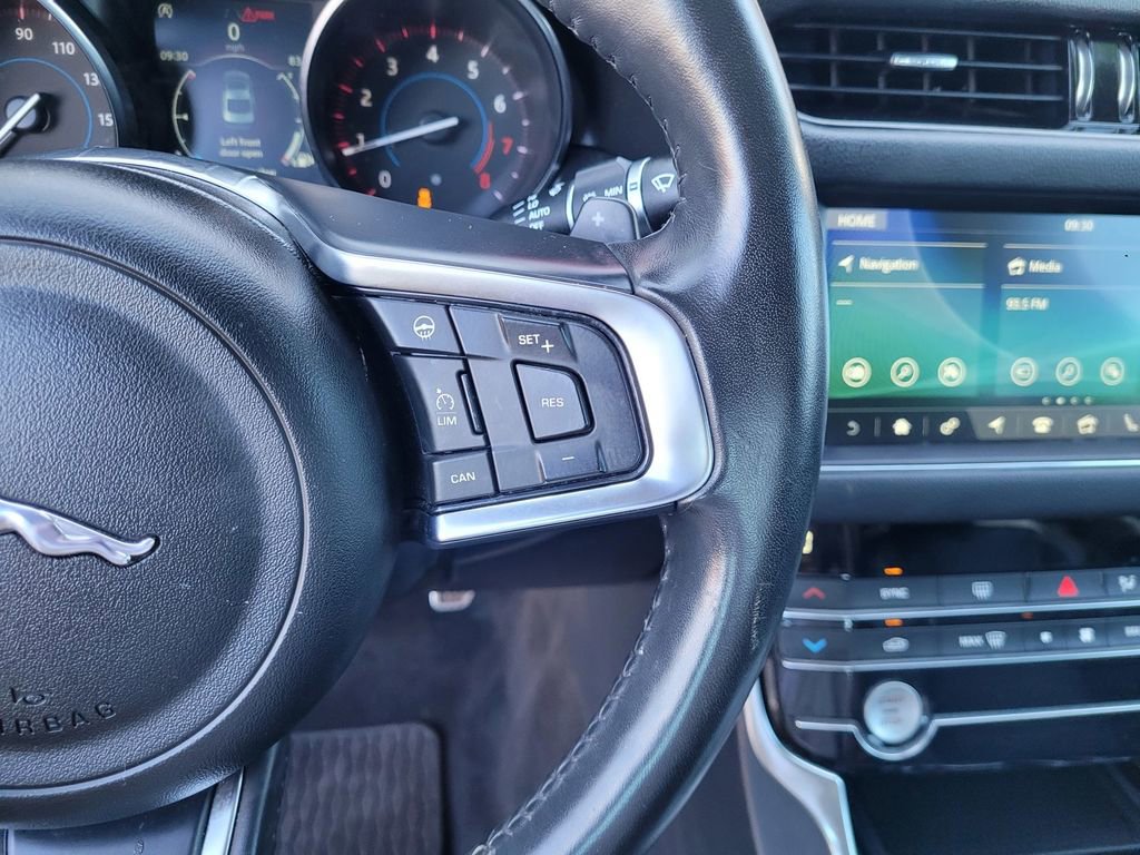 Used 2019 Jaguar XF Prestige image 23