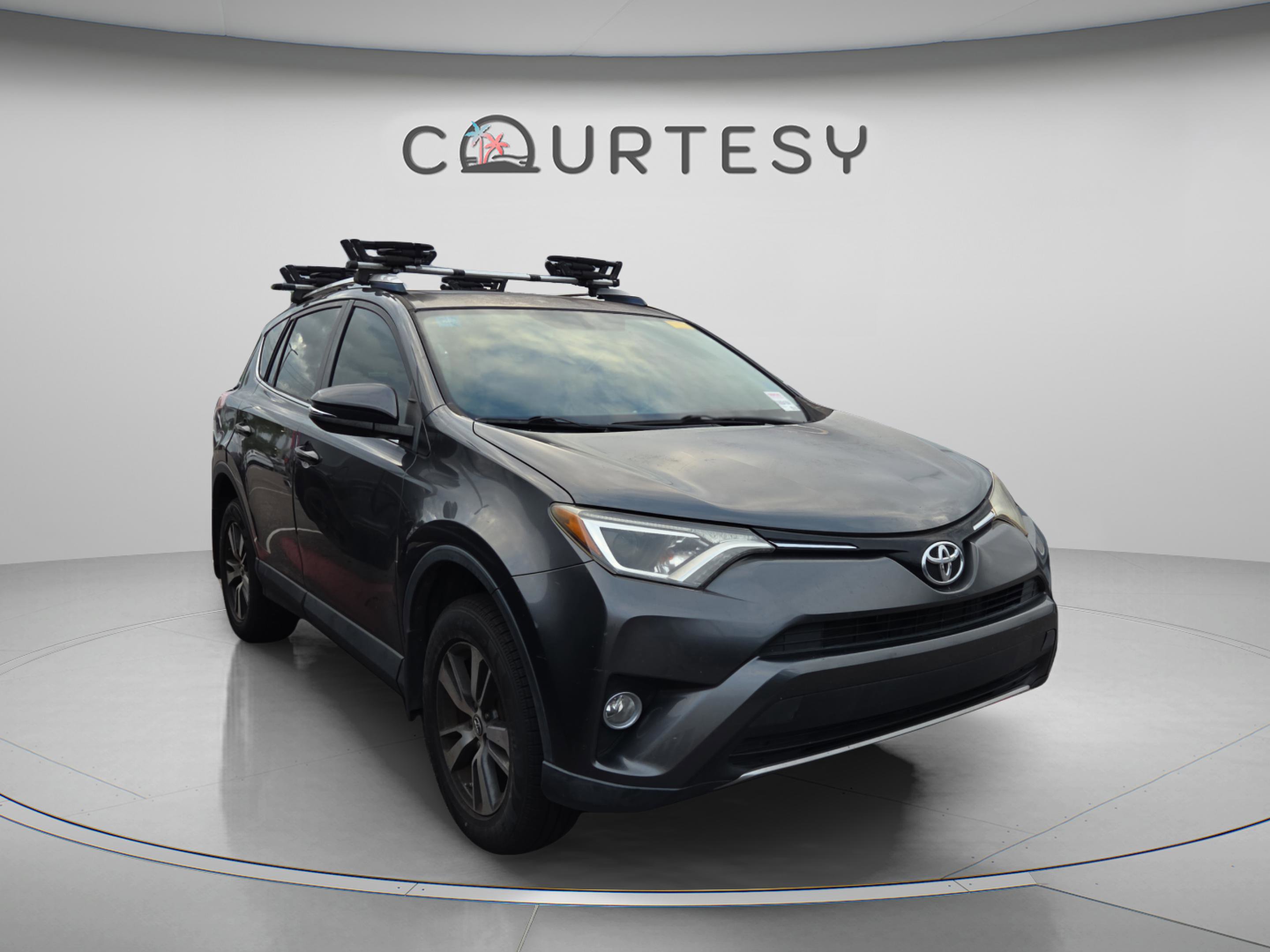 Used 2016 Toyota RAV4 XLE image 3