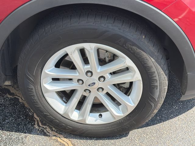 Used 2016 Ford Explorer XLT w/ Equipment Group 202A FWD image 14