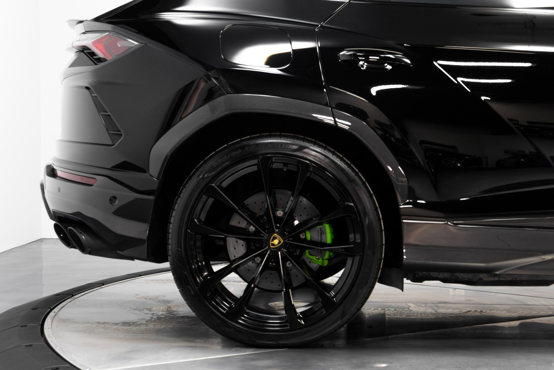 Used 2022 Lamborghini Urus image 17