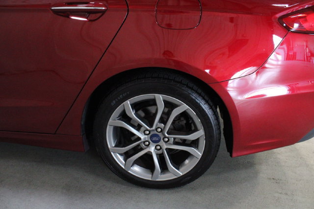 Used 2019 Ford Fusion SEL FWD image 27