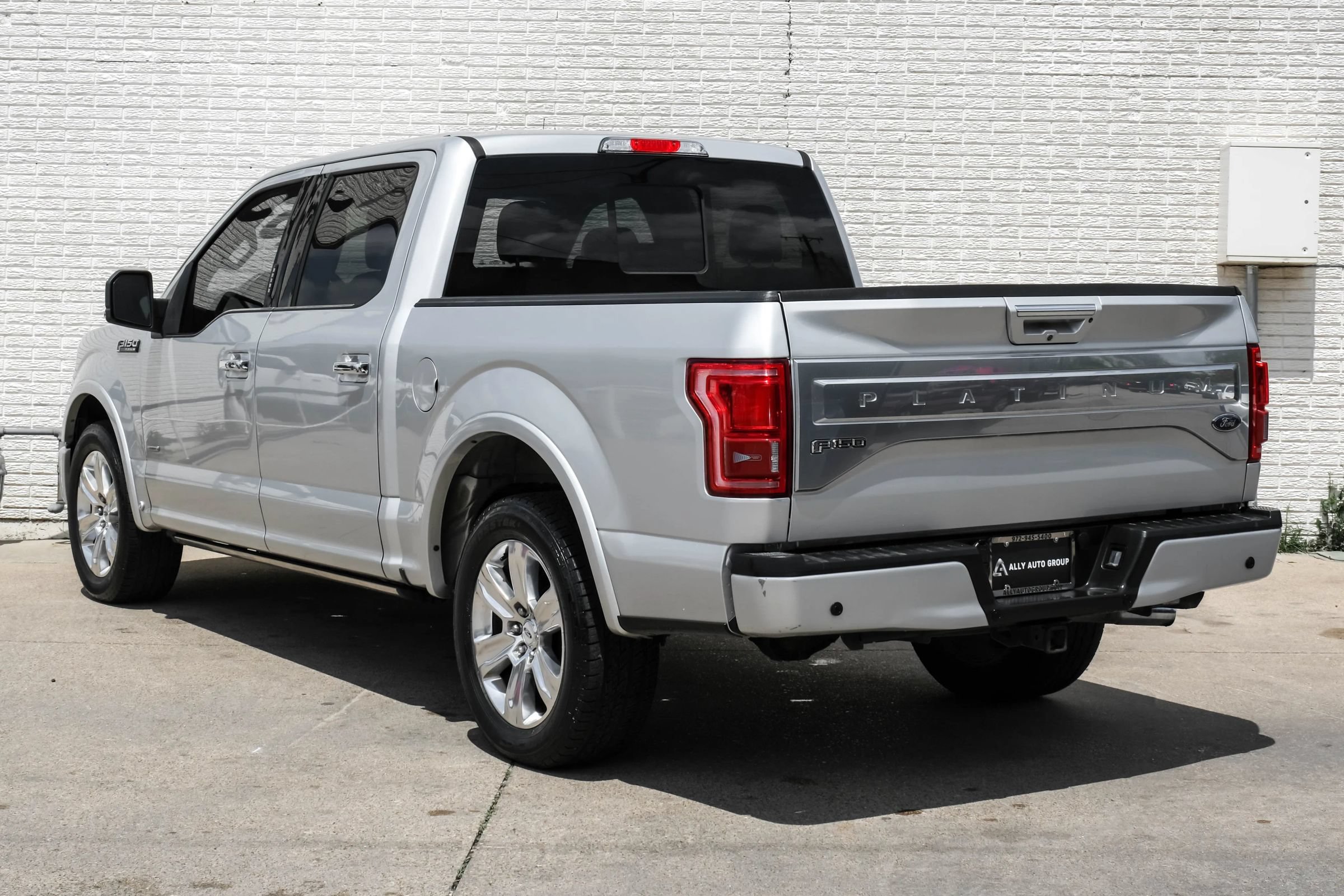 Used 2015 Ford F150 Platinum w/ Equipment Group 701A Luxury RWD image 10