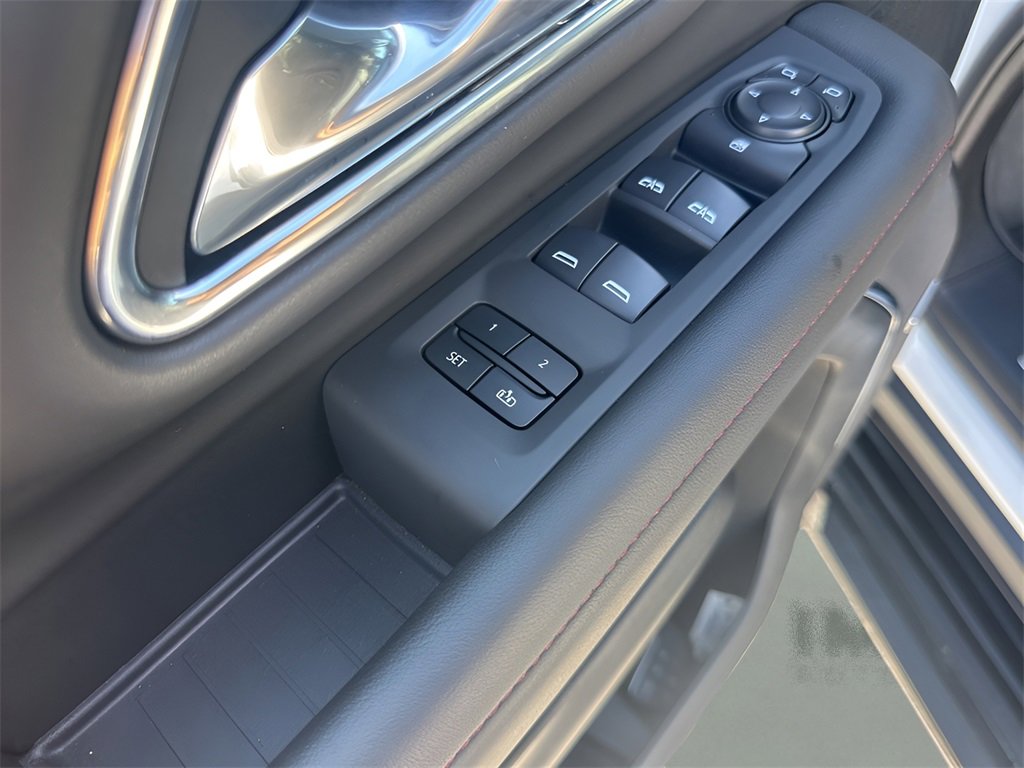 Used 2024 Chevrolet Tahoe RST image 11
