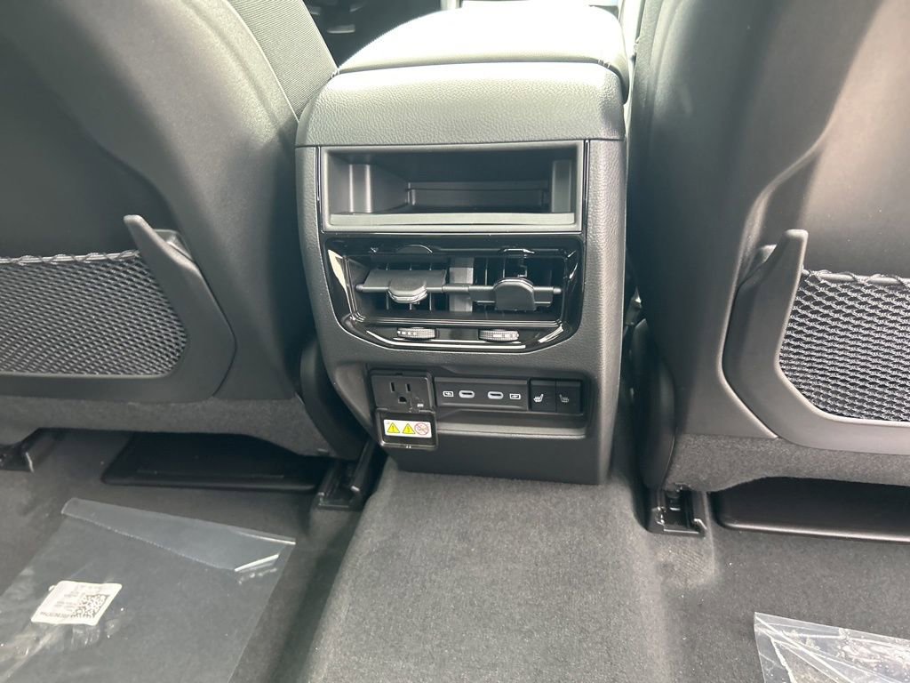New 2026 Jeep Grand Cherokee Limited RWD image 30