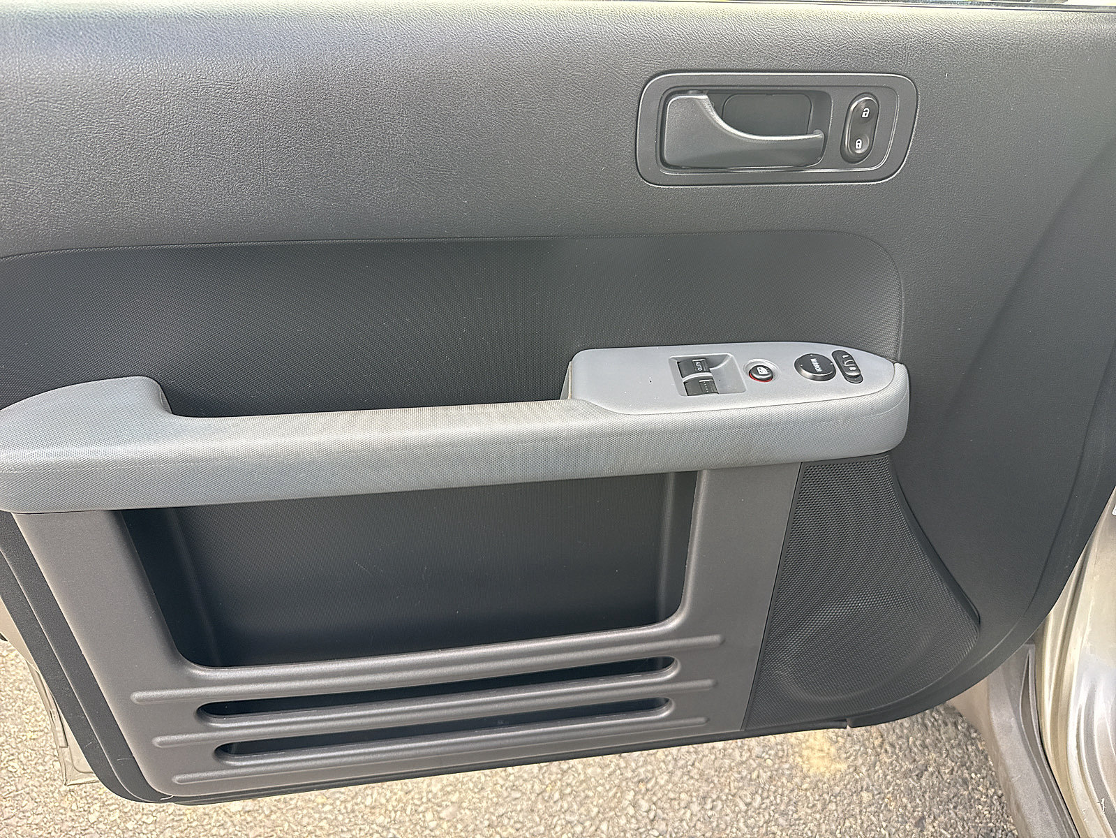 Used 2004 Honda Element EX image 30