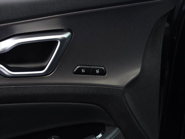 Used 2025 Kia Sportage SX image 7