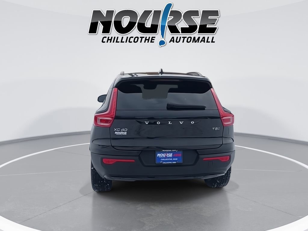 Used 2022 Volvo XC40 T5 R-Design image 7