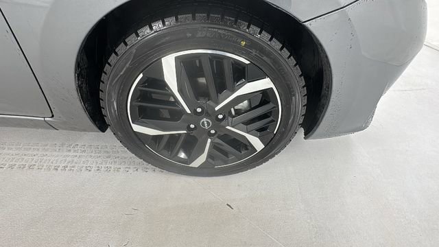 Used 2025 Nissan Versa SR image 9