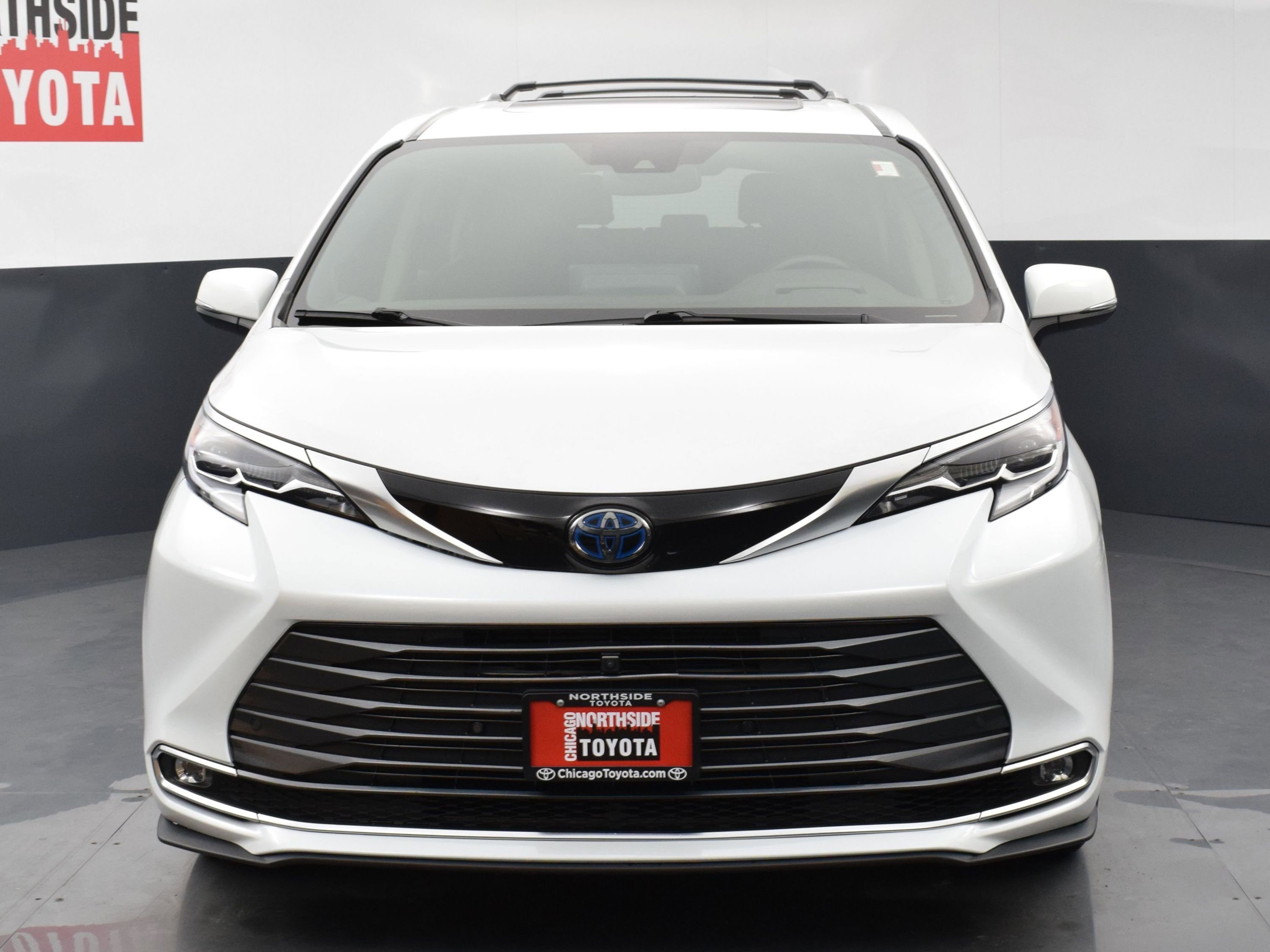Used 2022 Toyota Sienna Platinum AWD/4WD image 7