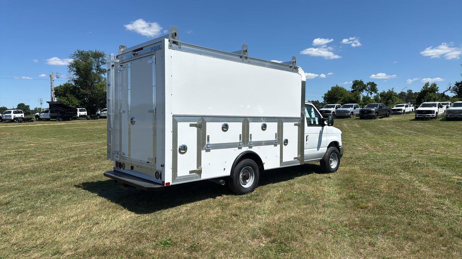 New 2027 Ford E-350 and Econoline 350 Super Duty w/ Power Equipment Group RWD image 5