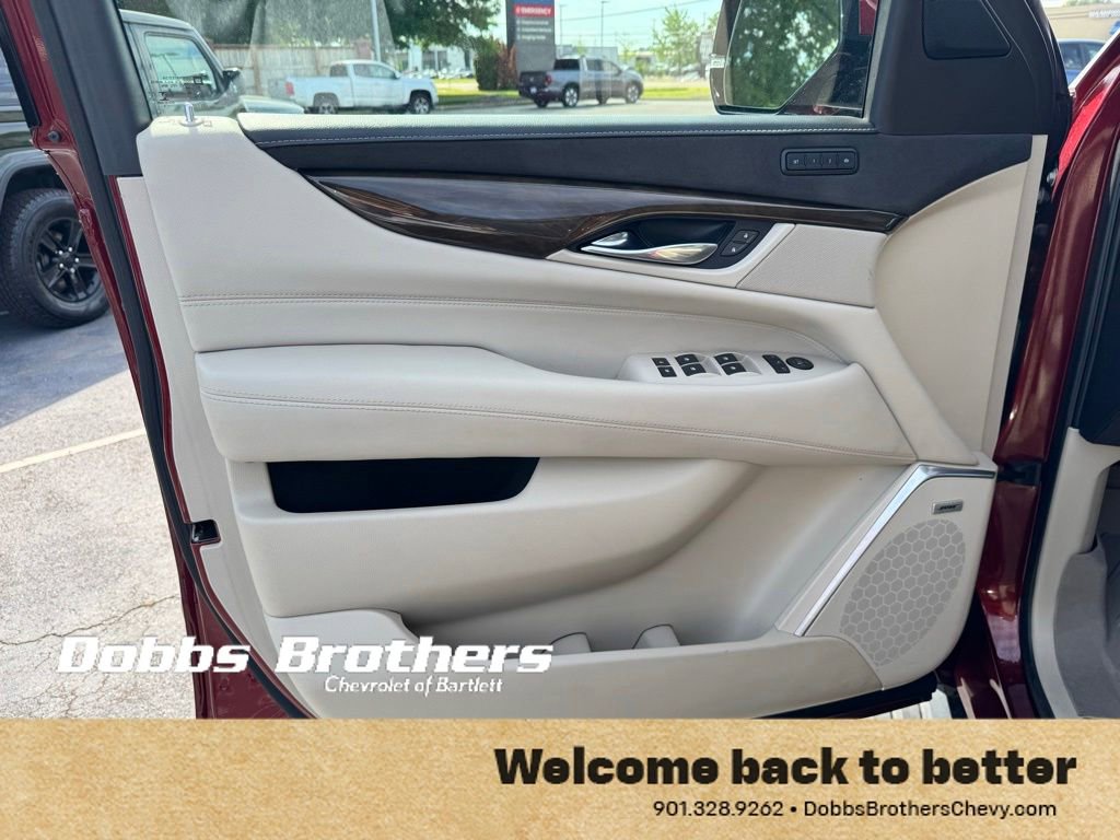 Certified 2019 Cadillac Escalade Premium Luxury AWD/4WD image 13