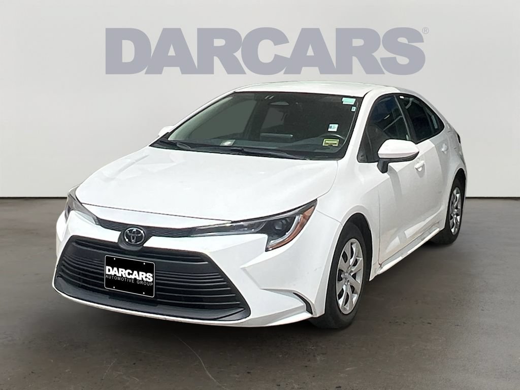 Used 2025 Toyota Corolla LE FWD image 3