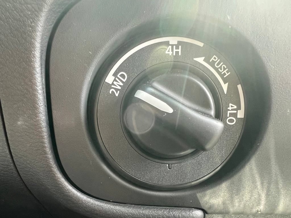 Certified 2025 Nissan Frontier PRO-4X AWD/4WD image 32