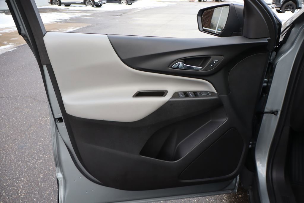 Used 2024 Chevrolet Equinox LS image 8