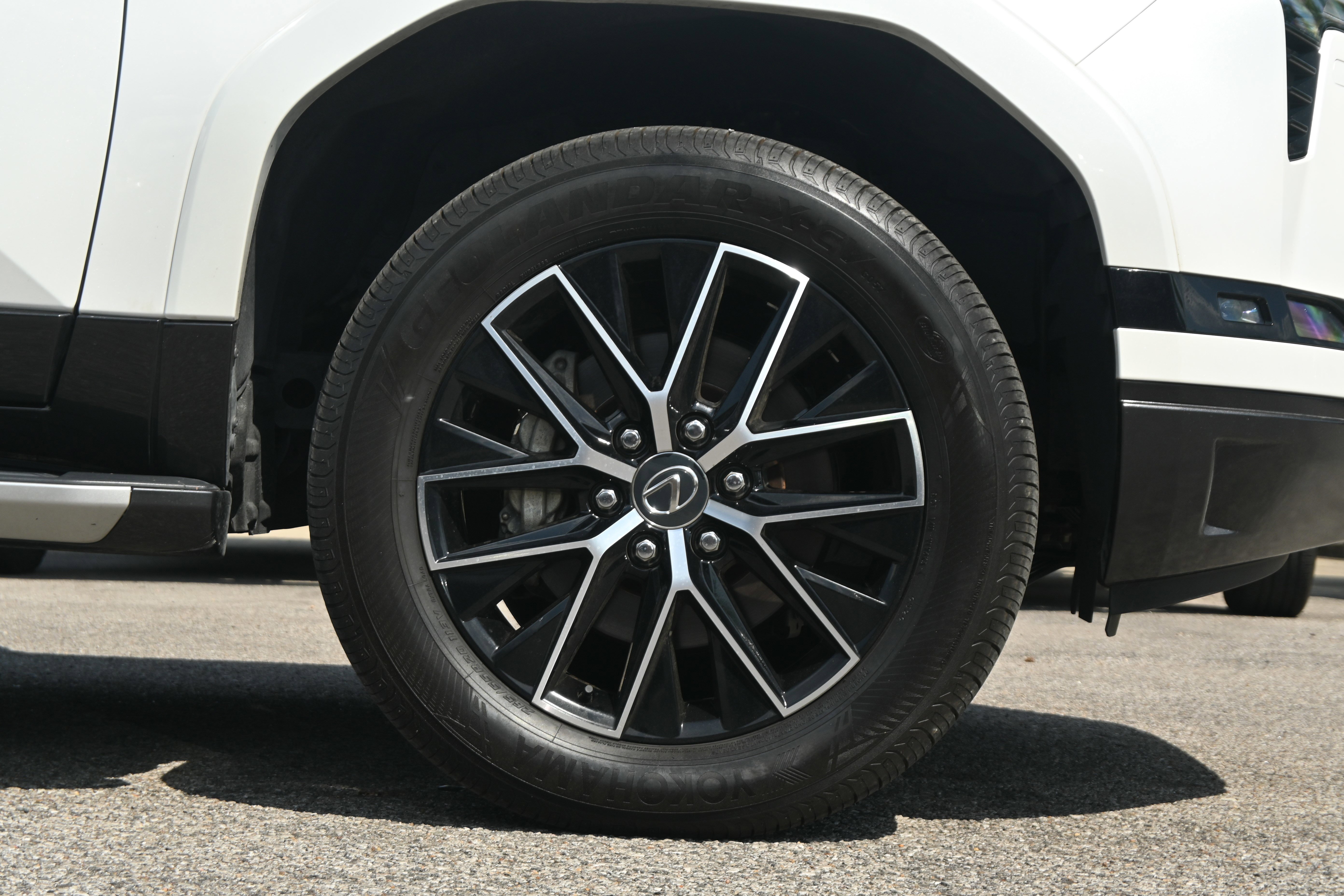 Used 2024 Lexus GX 550 w/ Cold Area Package AWD/4WD image 13