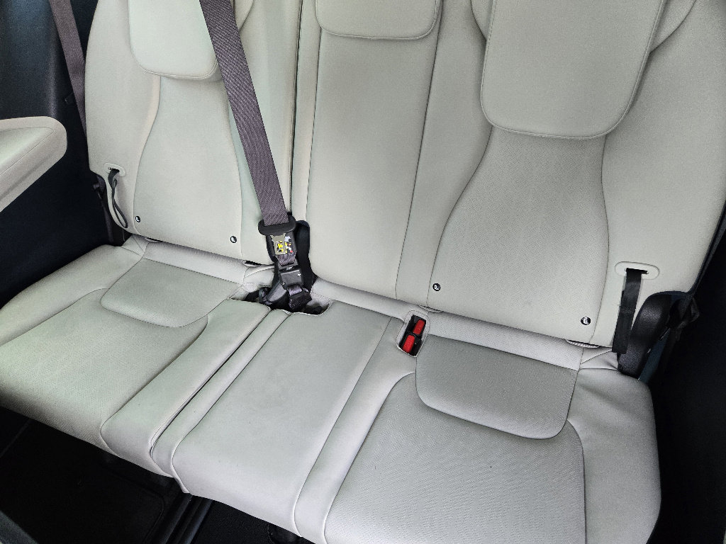 Used 2026 Kia Carnival SX image 30