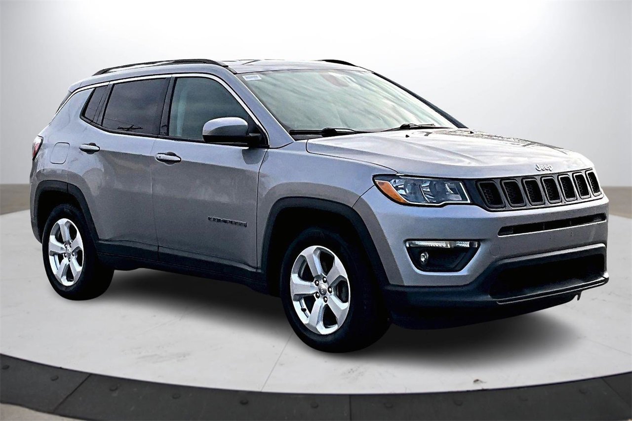 Certified 2019 Jeep Compass Latitude w/ Cold Weather Group image 2