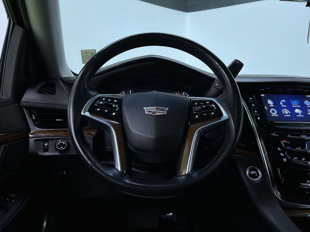 Used 2017 Cadillac Escalade ESV Premium Luxury AWD/4WD image 19