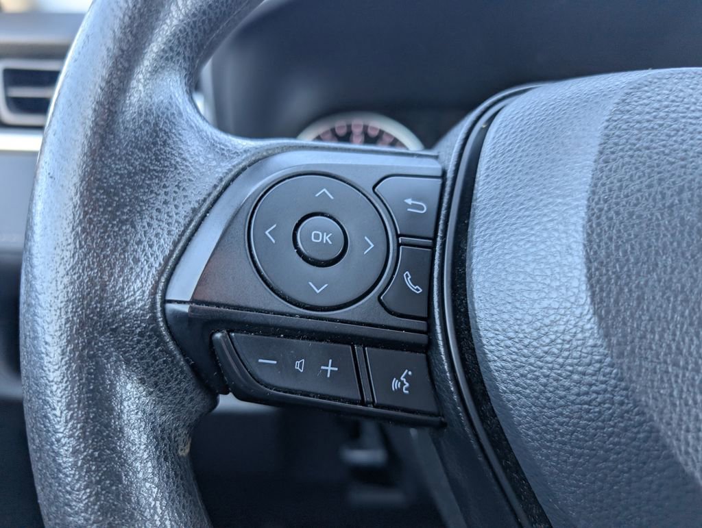 Used 2022 Toyota RAV4 XLE image 15