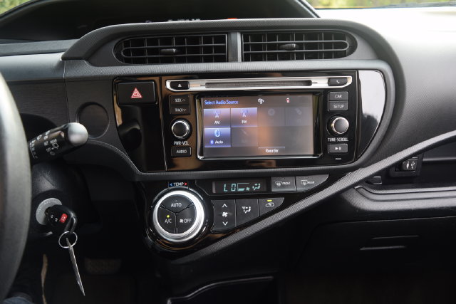 Used 2015 Toyota Prius C One FWD image 9
