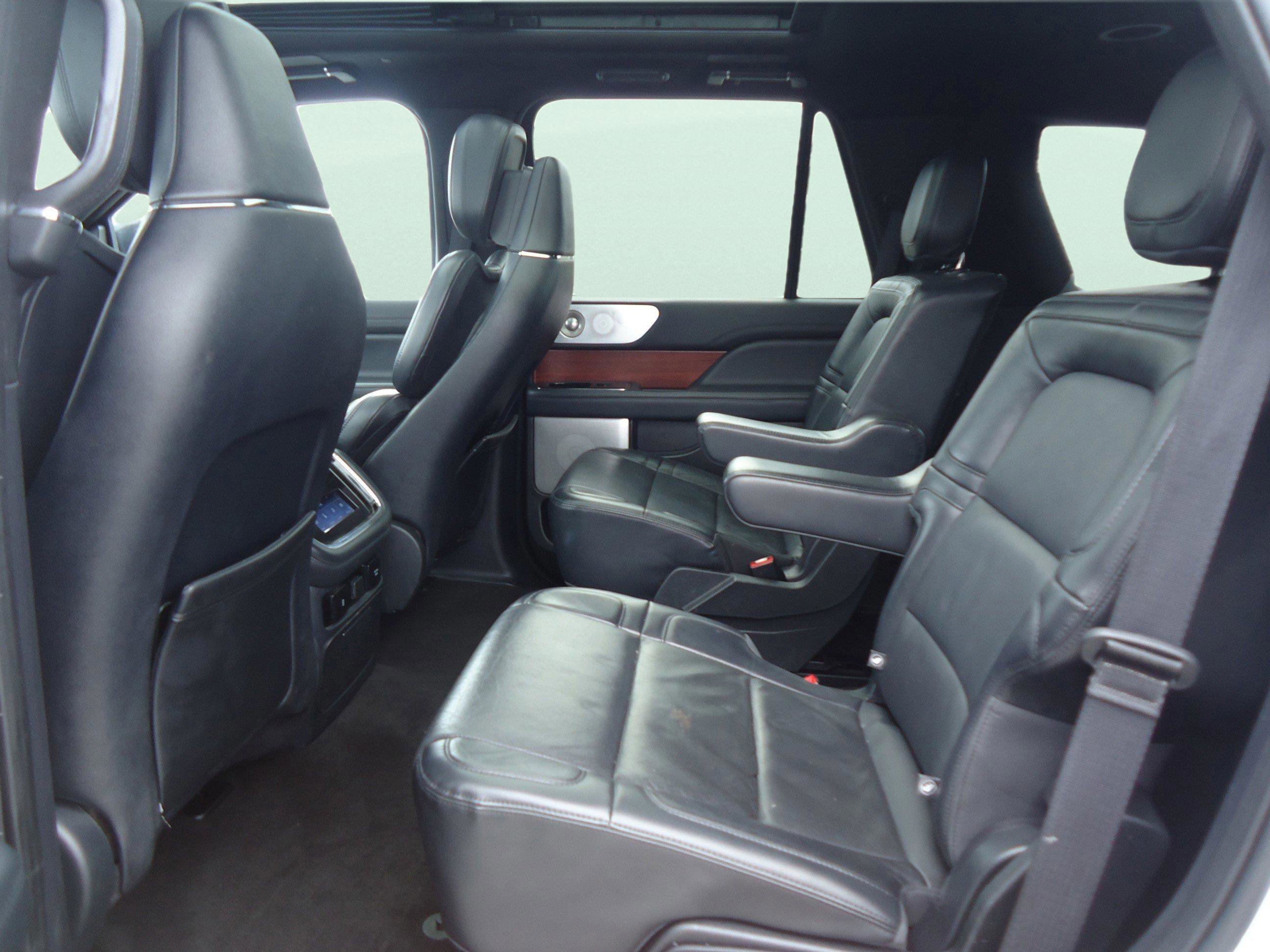 Used 2023 Lincoln Navigator Reserve AWD/4WD image 35