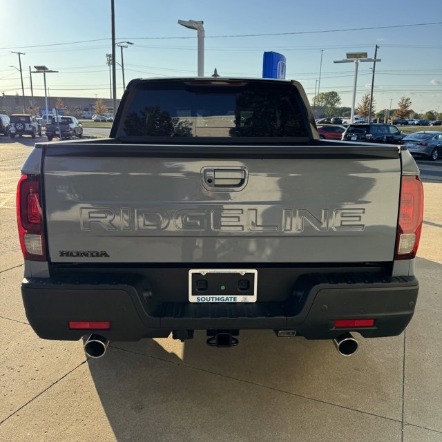 New 2026 Honda Ridgeline Black Edition image 4