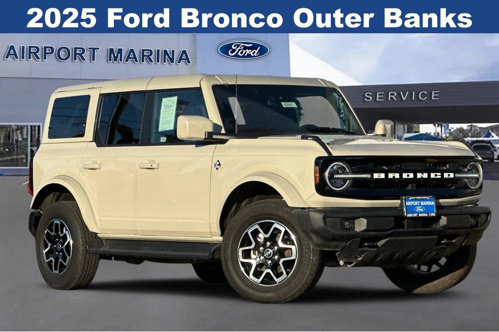 Used 2025 Ford Bronco Outer Banks image 2