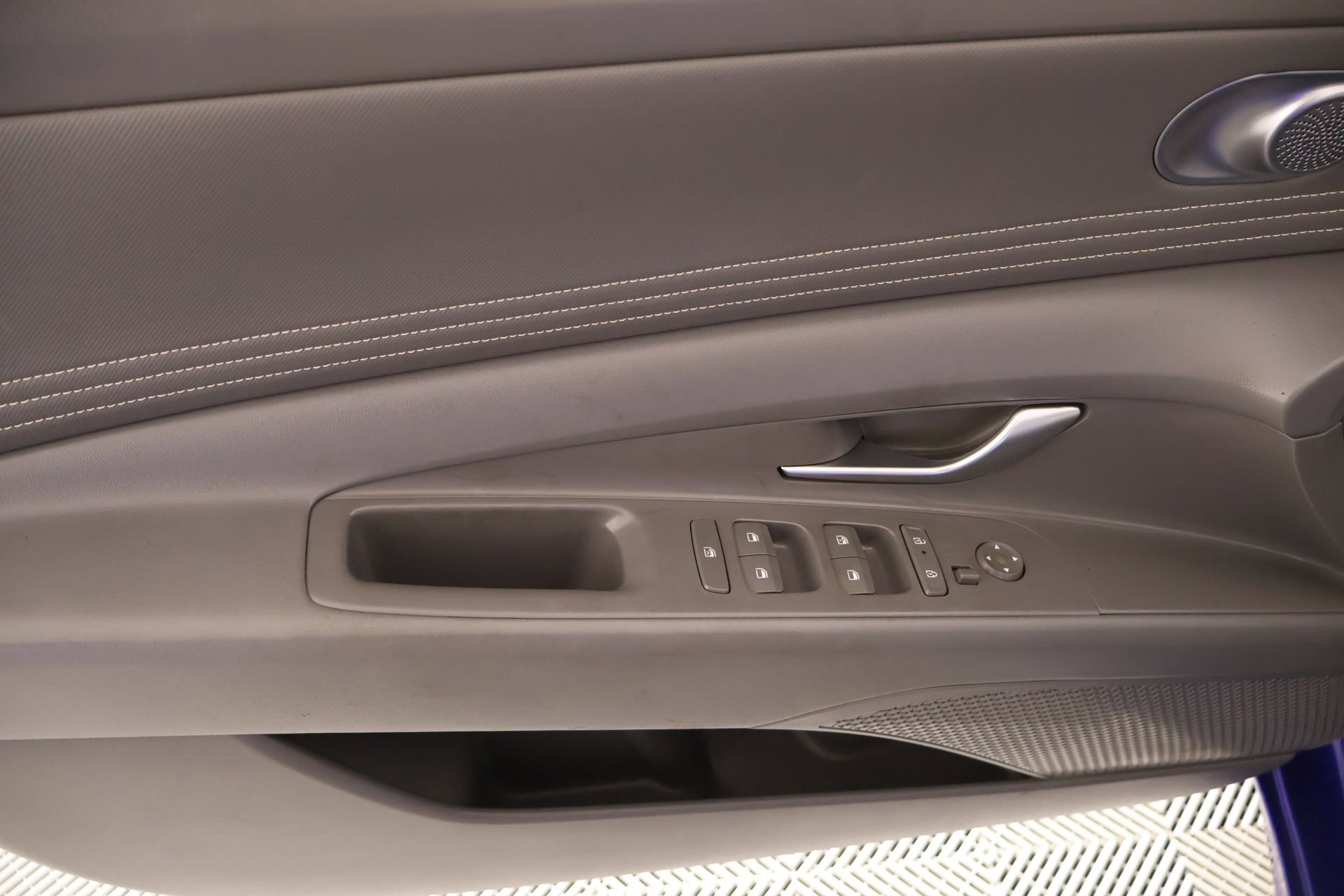 Used 2025 Hyundai Elantra Sport image 14