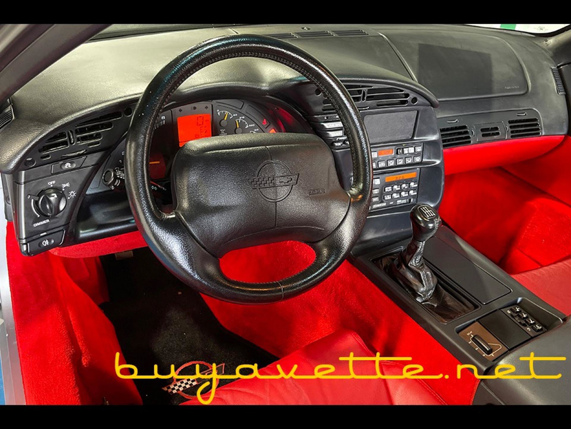 Used 1996 Chevrolet Corvette Coupe RWD image 15