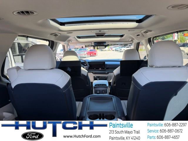Used 2025 Kia Carnival SX Prestige FWD image 13