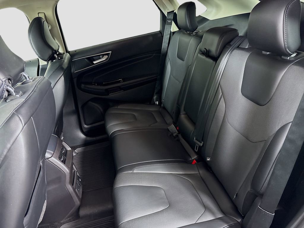 Used 2018 Ford Edge Titanium w/ Equipment Group 302A image 29