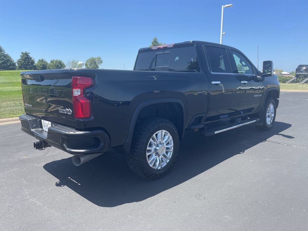 Used 2022 Chevrolet Silverado 3500 High Country w/ Safety Package II AWD/4WD image 5