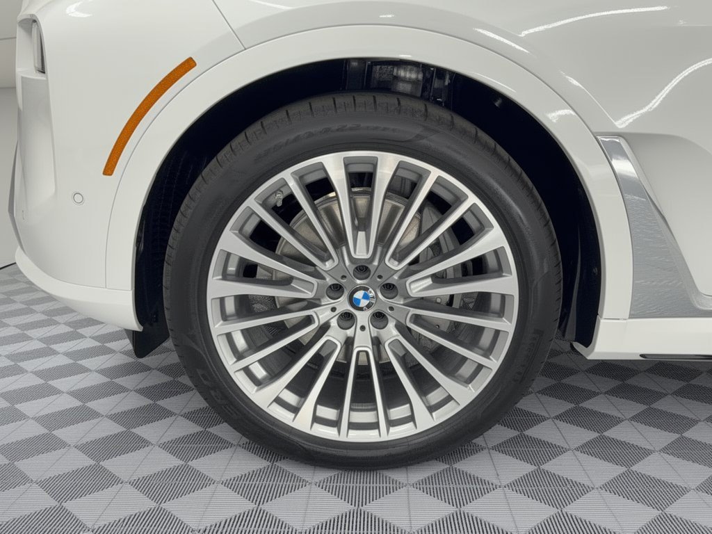 New 2027 BMW X7 xDrive40i w/ Executive Package AWD/4WD image 13