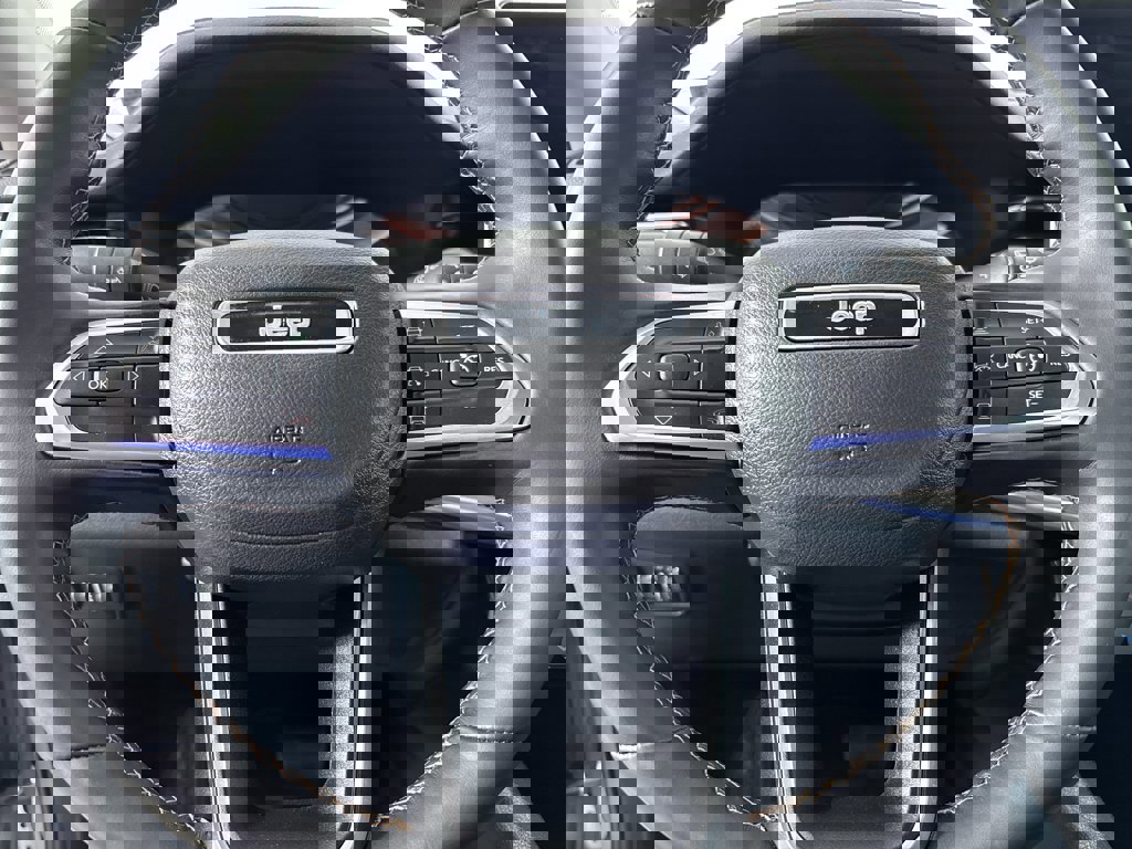 Used 2022 Jeep Compass Limited image 21