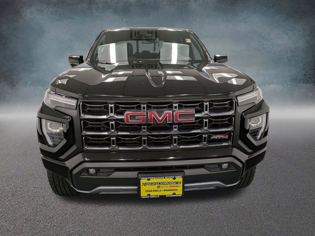 Used 2025 GMC Canyon AT4 image 2