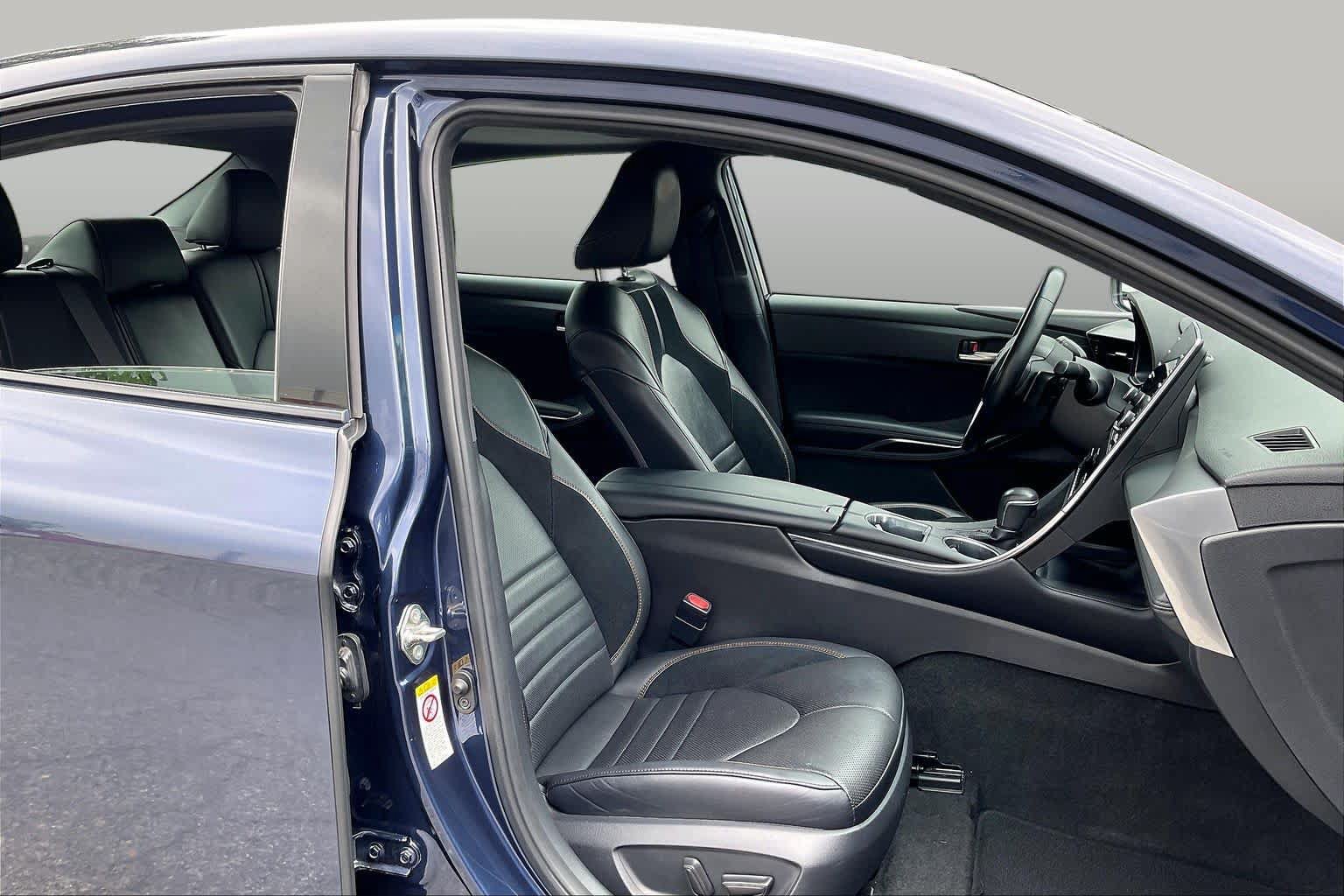 Used 2019 Toyota Avalon XSE w/ Carpet Mat Package FWD image 8