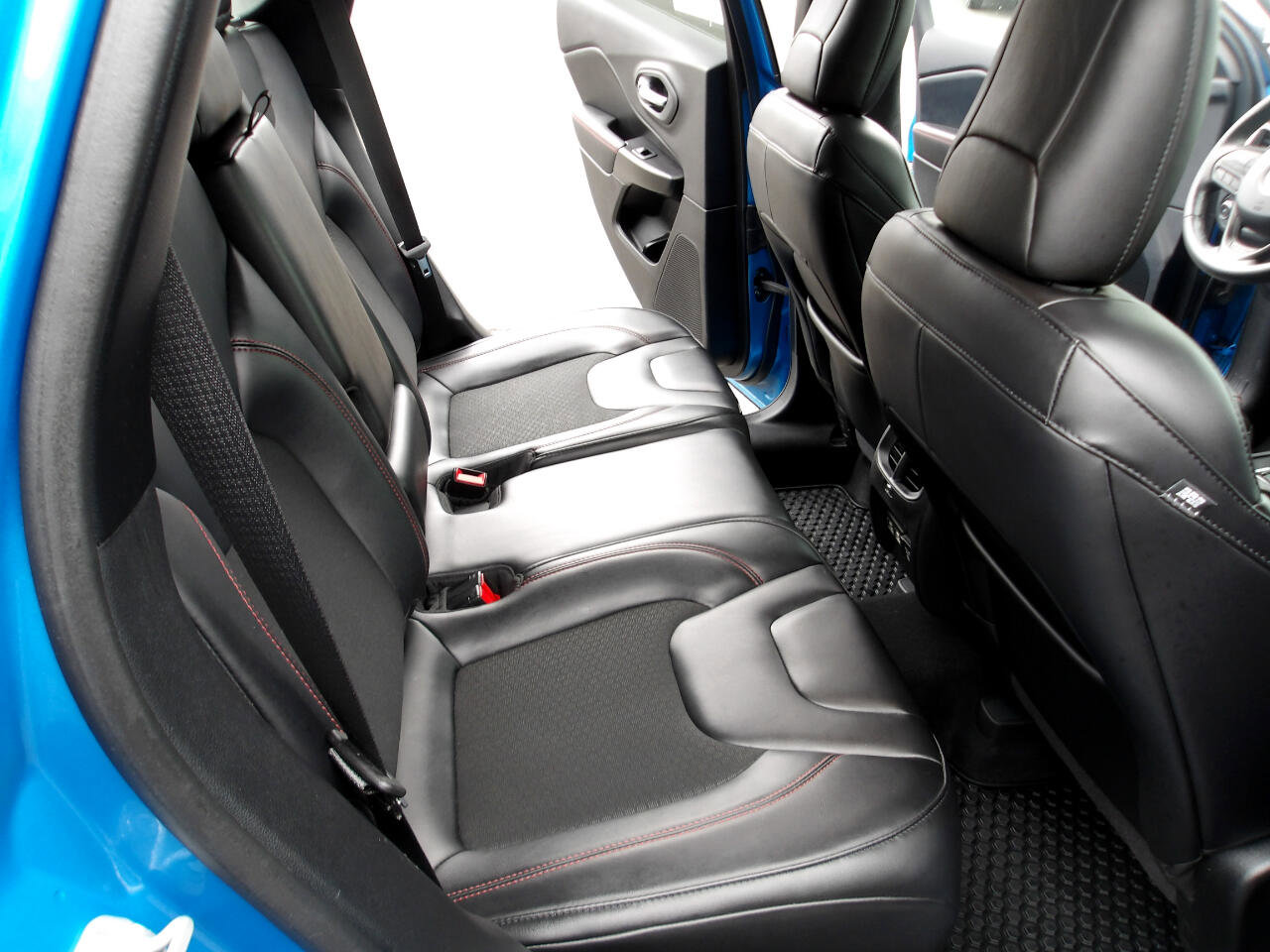 Used 2021 Jeep Cherokee Trailhawk w/ Sun, Sound & Nav Group image 12