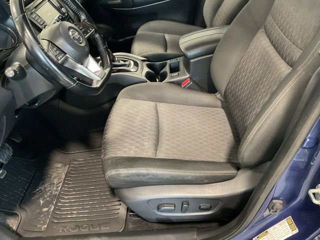 Used 2020 Nissan Rogue SV image 10