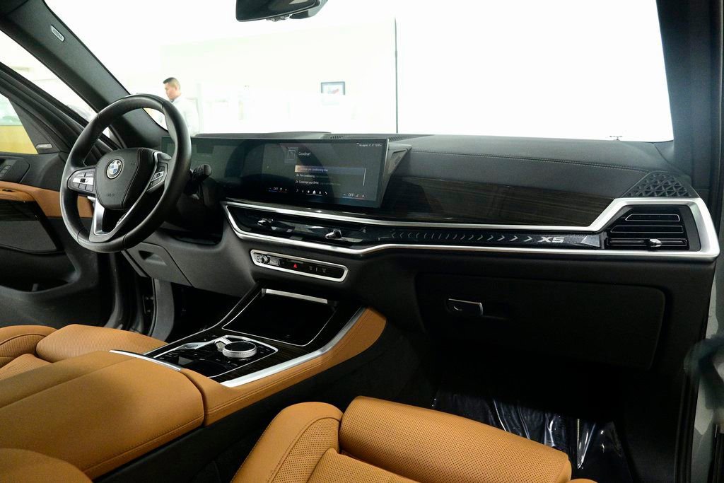 Used 2025 BMW X5 xDrive40i w/ Premium Package image 14