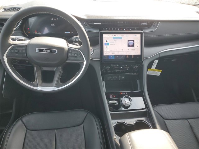 New 2025 Jeep Grand Cherokee Limited w/ Luxury Tech Group II image 13