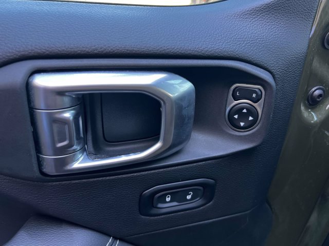 Used 2023 Jeep Wrangler Unlimited Sahara w/ Cold Weather Group AWD/4WD image 16