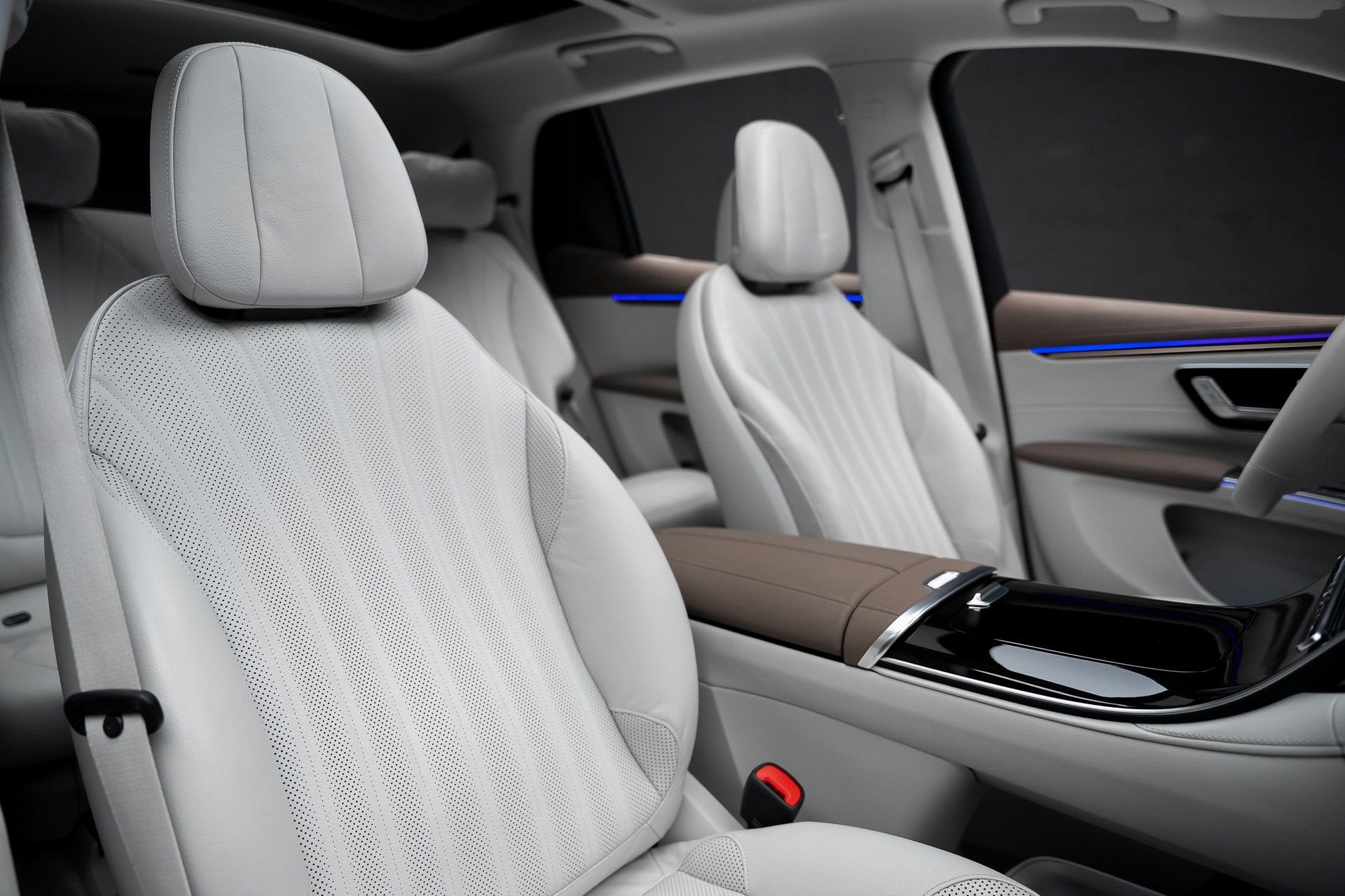 Used 2023 Mercedes-Benz EQS 450+ 4MATIC SUV w/ AMG Line Exterior Package image 60