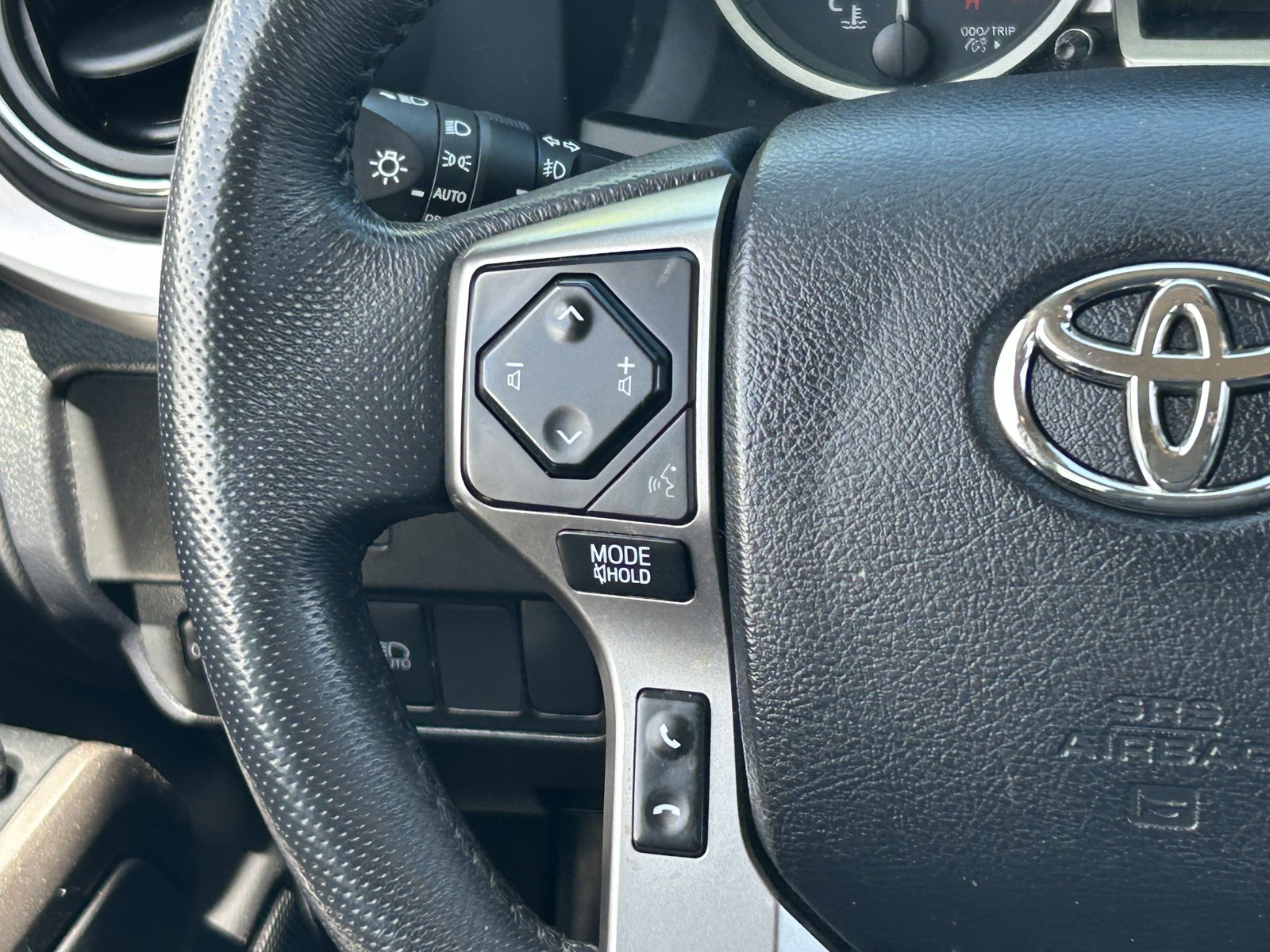 Used 2023 Toyota Tacoma SR5 AWD/4WD image 23