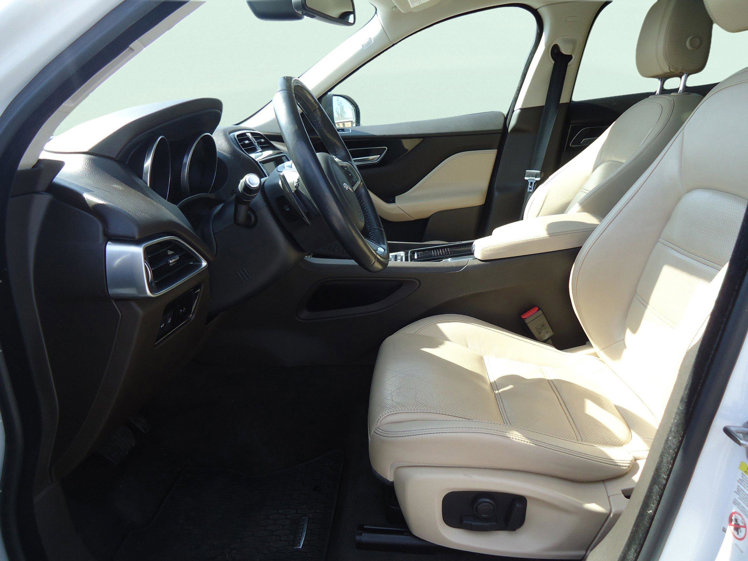 Used 2018 Jaguar F-PACE Prestige image 25