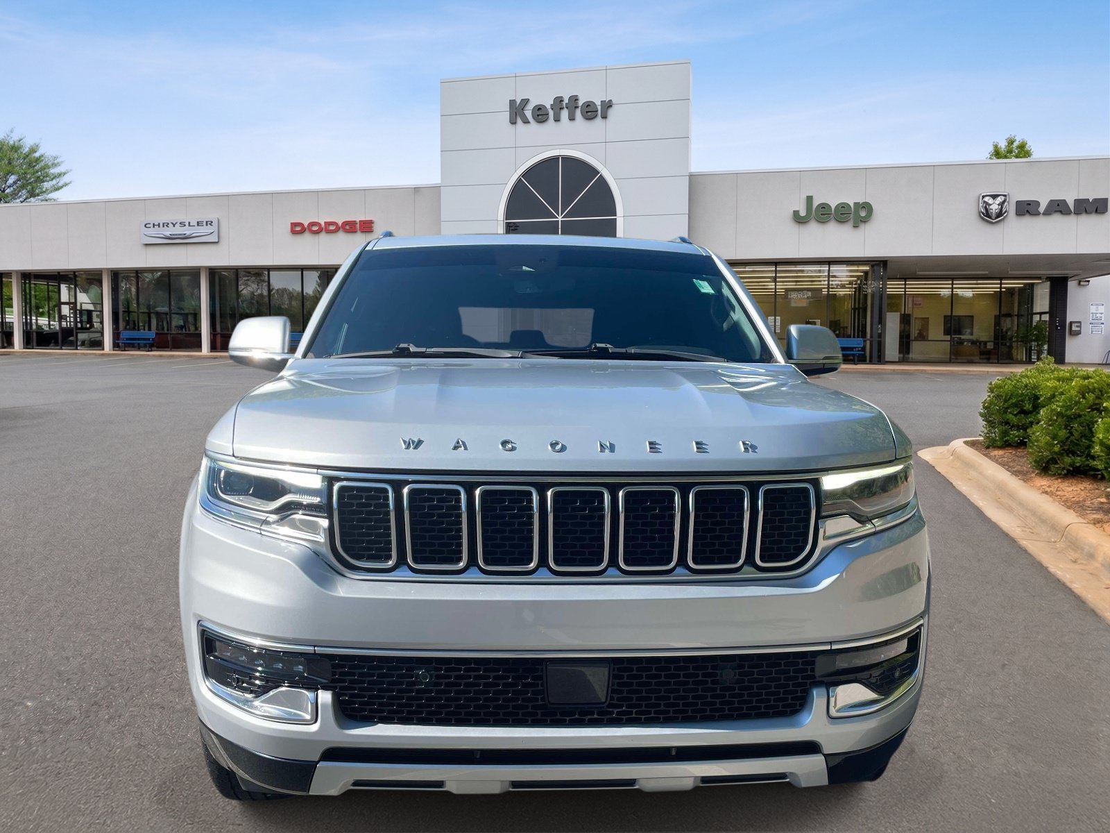 Certified 2022 Jeep Wagoneer Series II AWD/4WD image 2