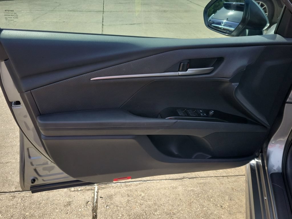 Certified 2026 Toyota Camry SE w/ Multimedia Upgrade Package FWD image 11